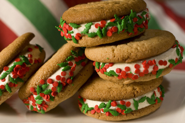 How to Avoid the Office Break Room Holiday Treat Barrage